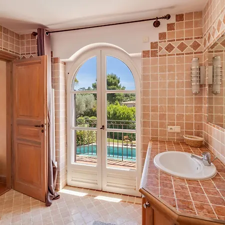 Villa Luxe In Grimaud