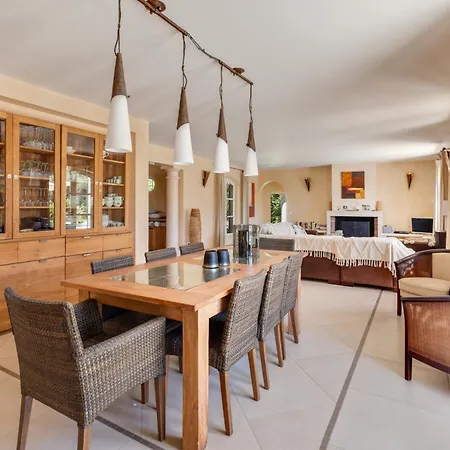 Luxe In Grimaud