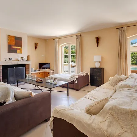 Luxe In Villa Grimaud
