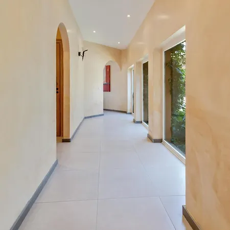 Luxe In Villa